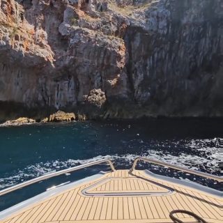 Hidden cave 🌊

#nautical 
#cave 
#beach 
#croatia 
#zadar 
#dalma 
#yacht 
#yachtlife 
#boatlife 
#boat 
#beauty 
#hiddengem 
#travelphotography 
#travel