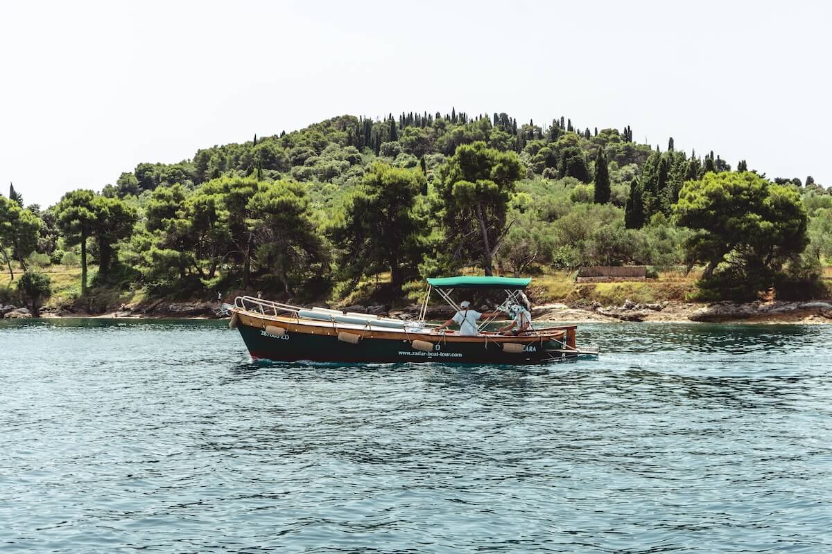 3_Hour_Traditional_Gozzo_Boat_tour_molo_book_ticket_1
